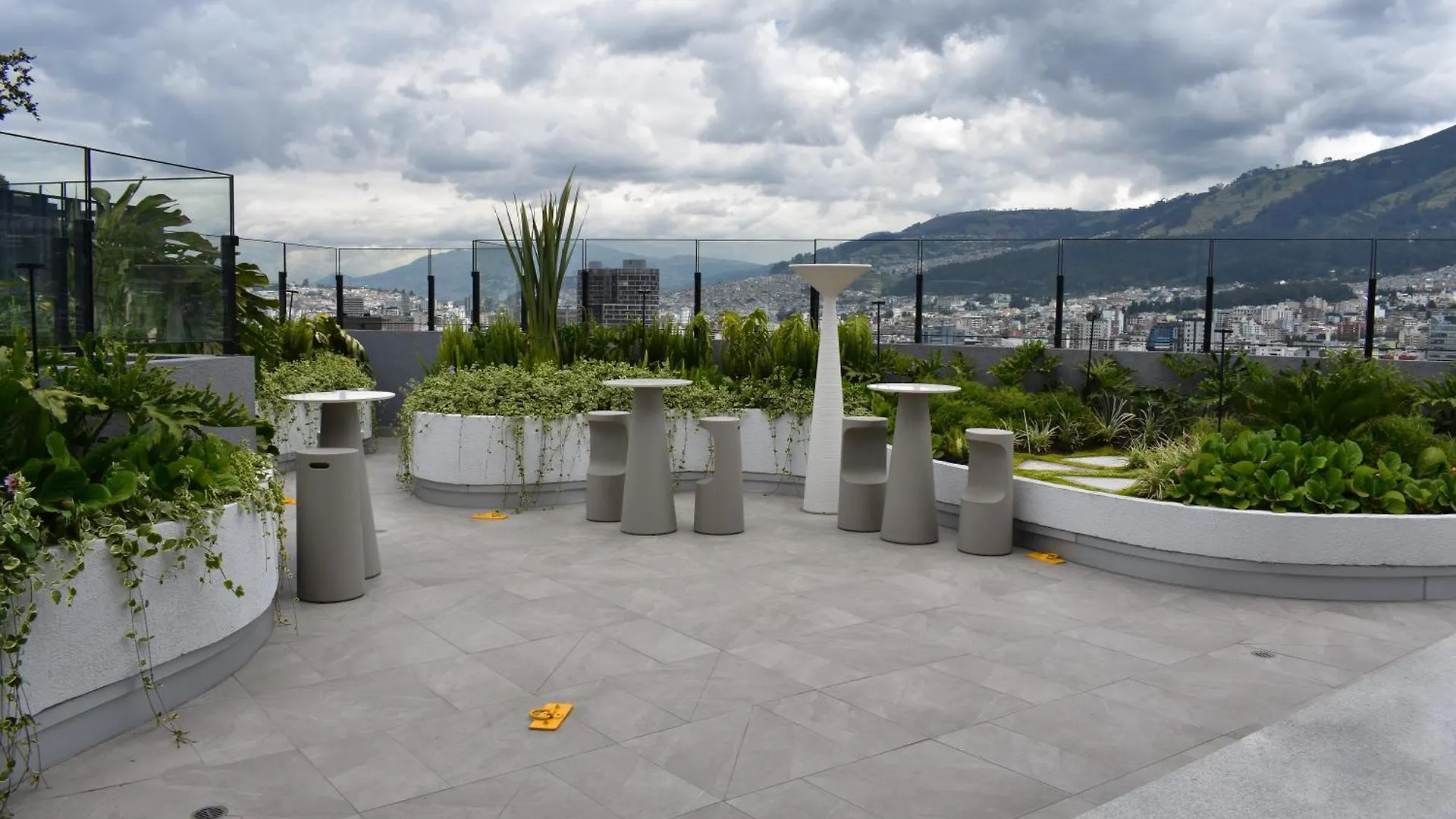Harmony Stays Quito 0*,  Ecuador